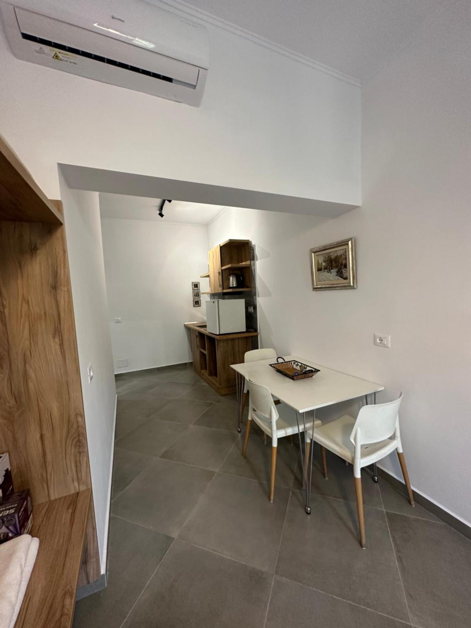 Central Comfort Suites Tirana Kültér fotó