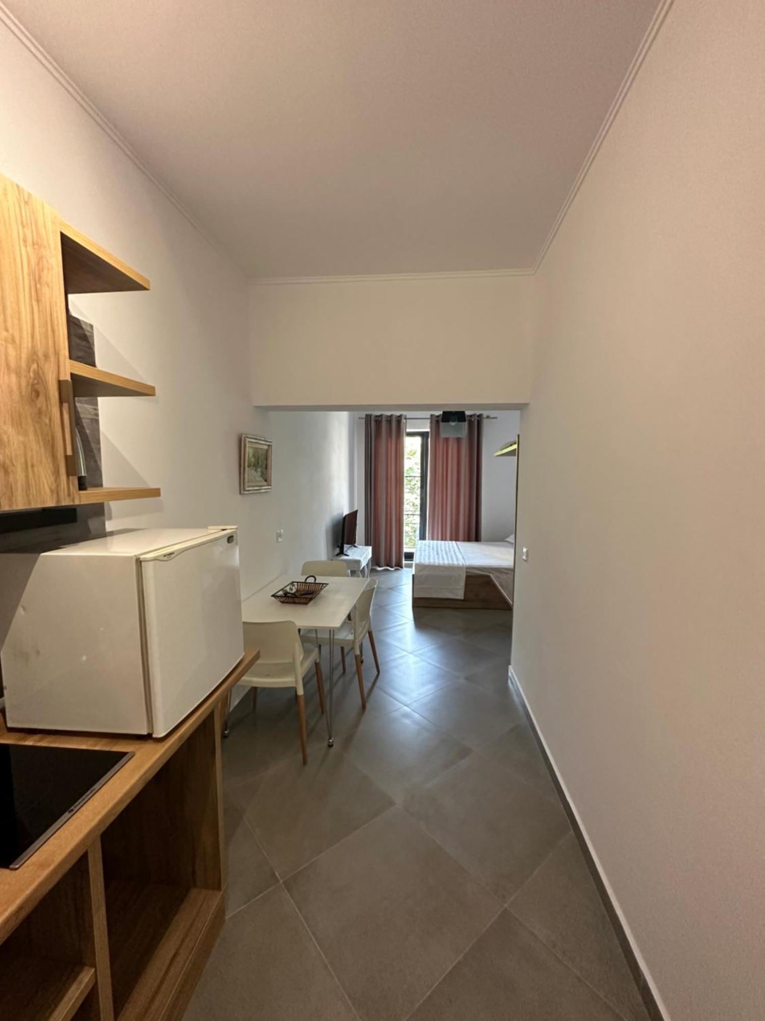 Central Comfort Suites Tirana Kültér fotó