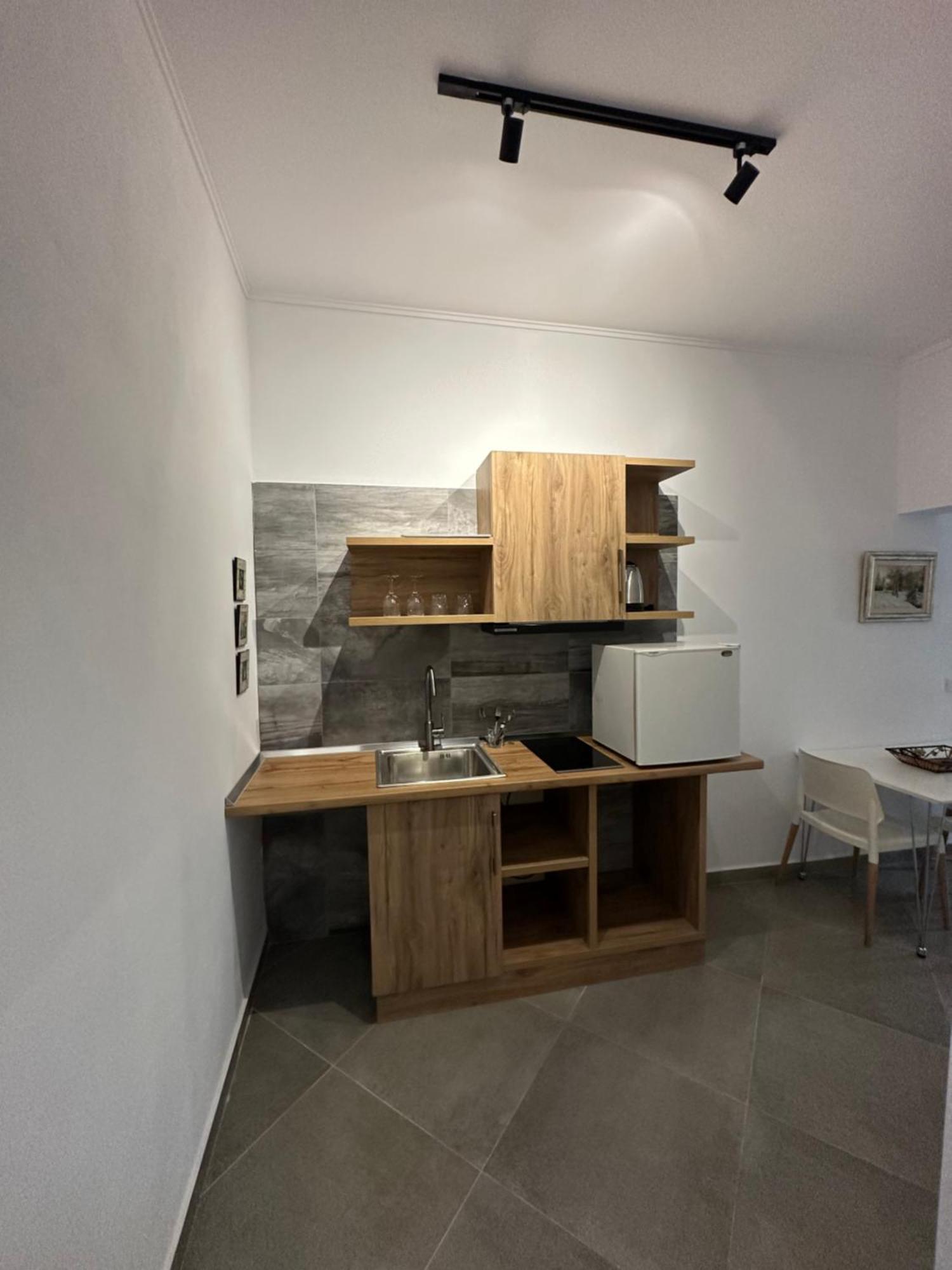 Central Comfort Suites Tirana Kültér fotó