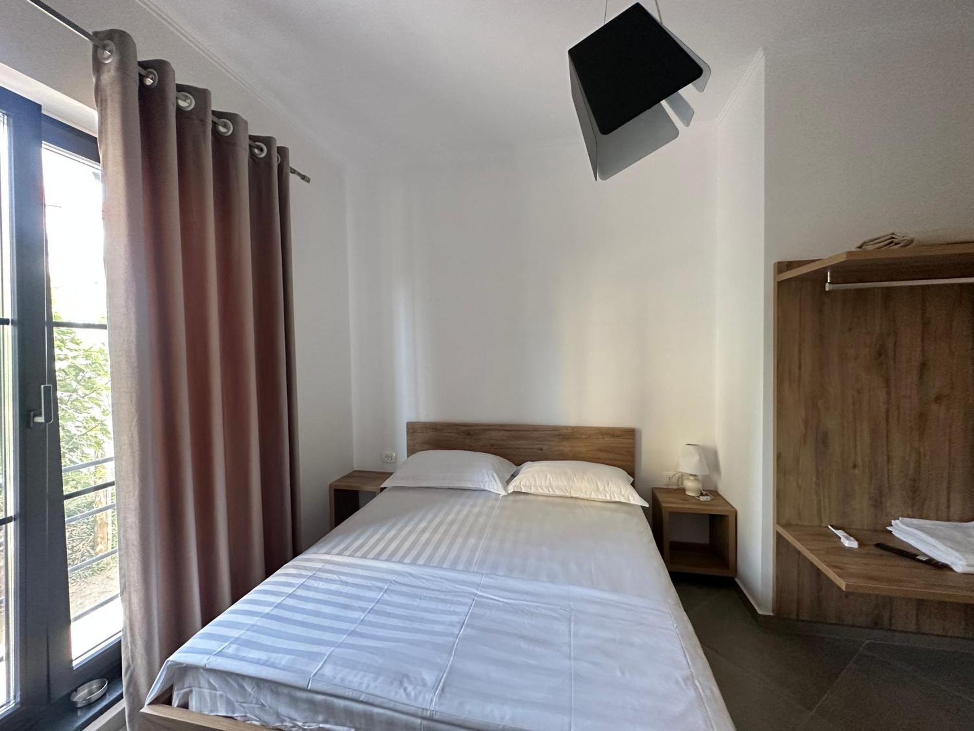 Central Comfort Suites Tirana Kültér fotó