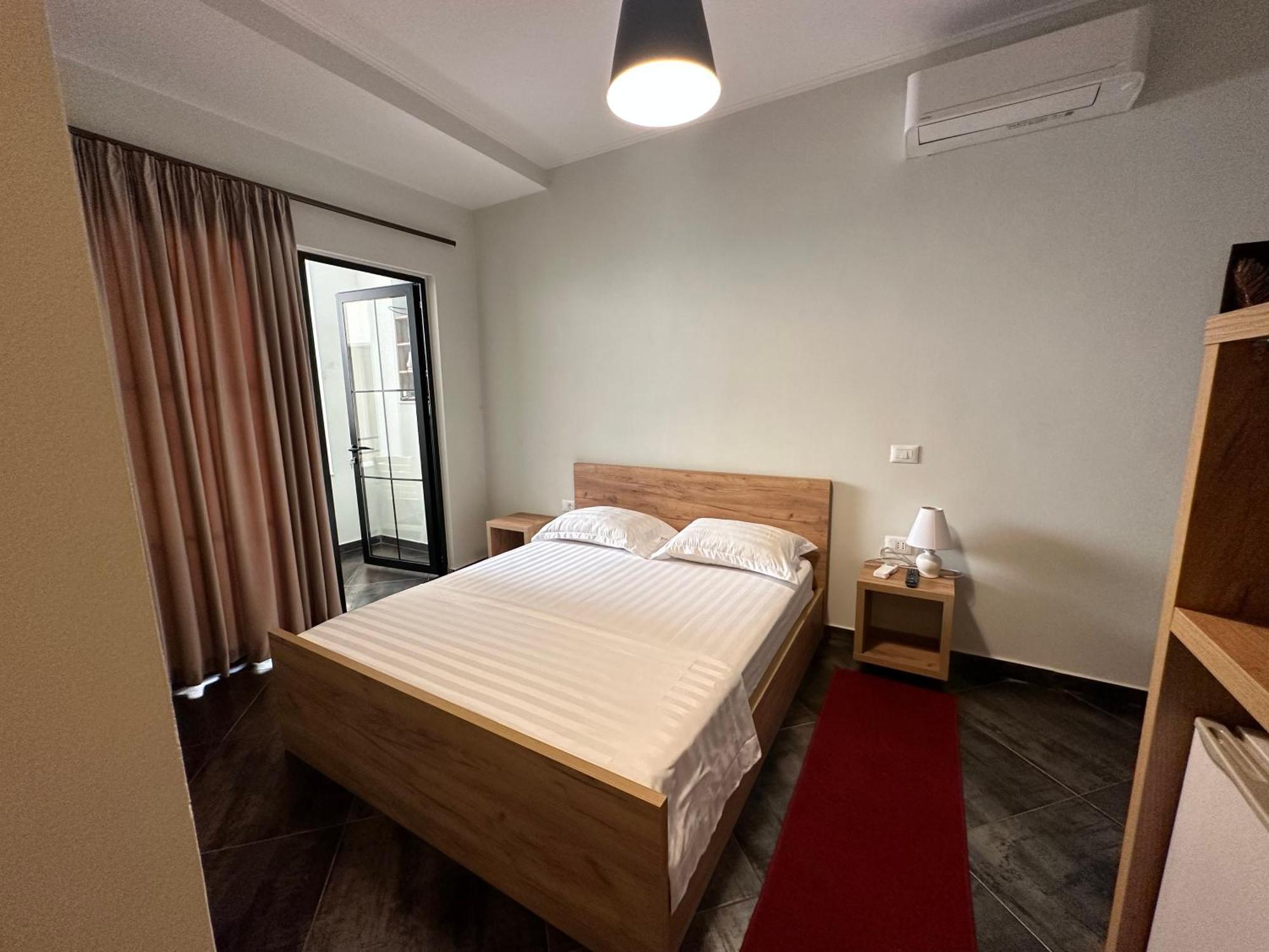Central Comfort Suites Tirana Kültér fotó