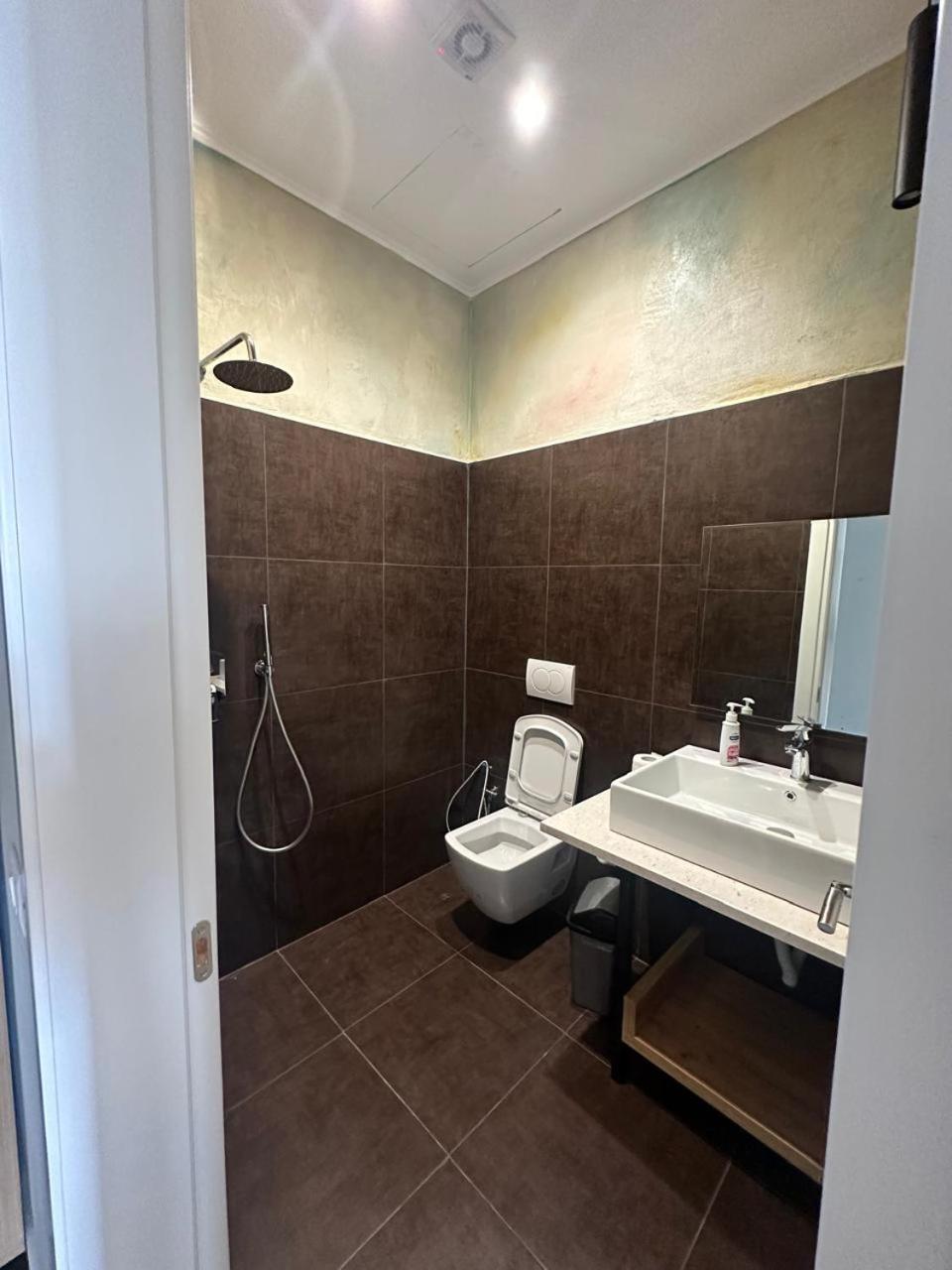 Central Comfort Suites Tirana Kültér fotó