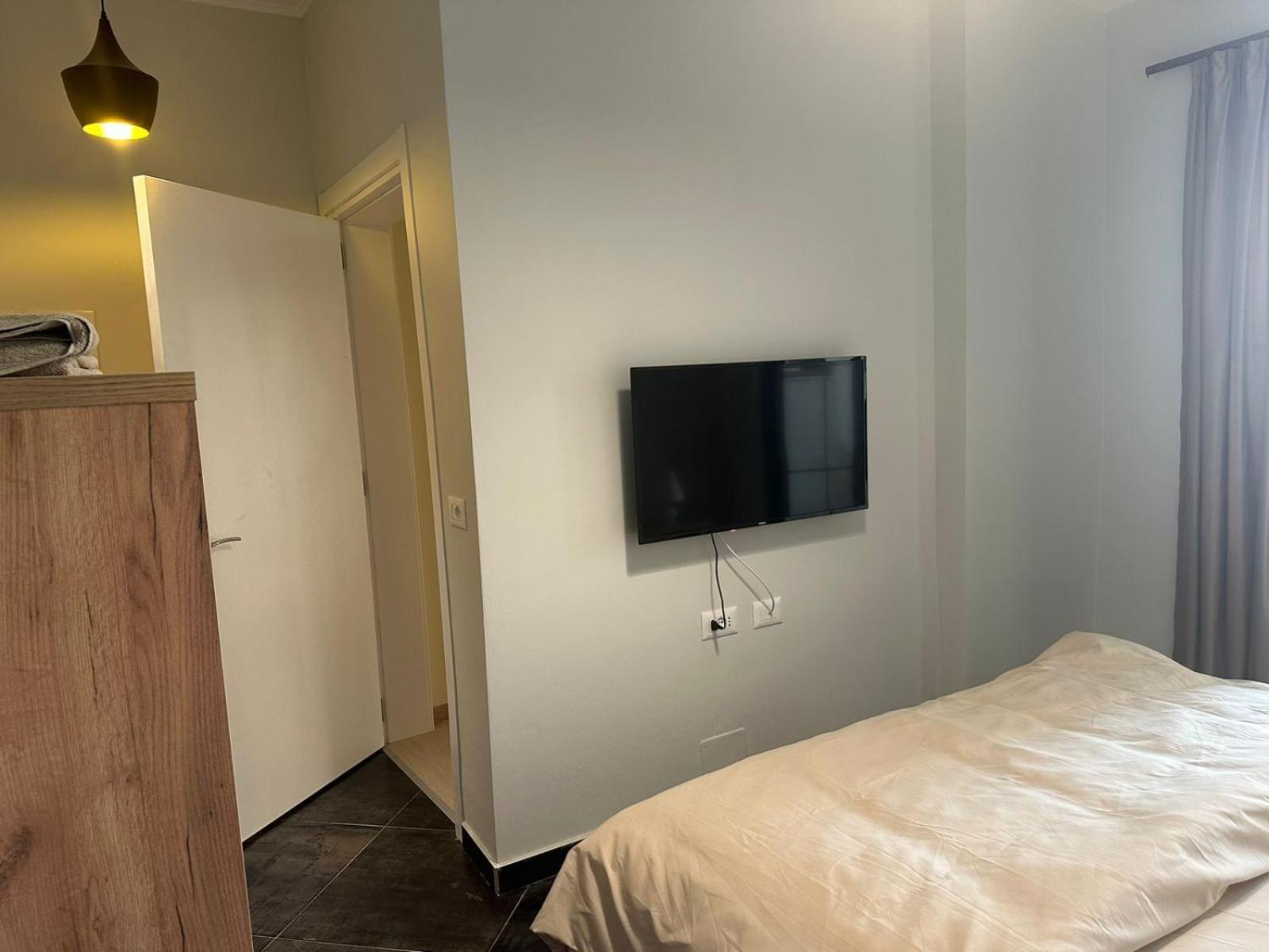 Central Comfort Suites Tirana Kültér fotó